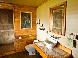 Kanata Suite Accommodation – Luxury Bathroom Interior